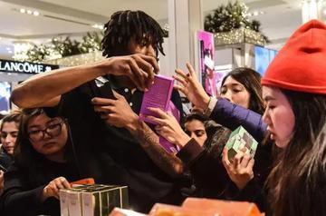 我国GDP是美国70%，人口是他的四倍，为什么我们的内需没有美国那么旺盛？首