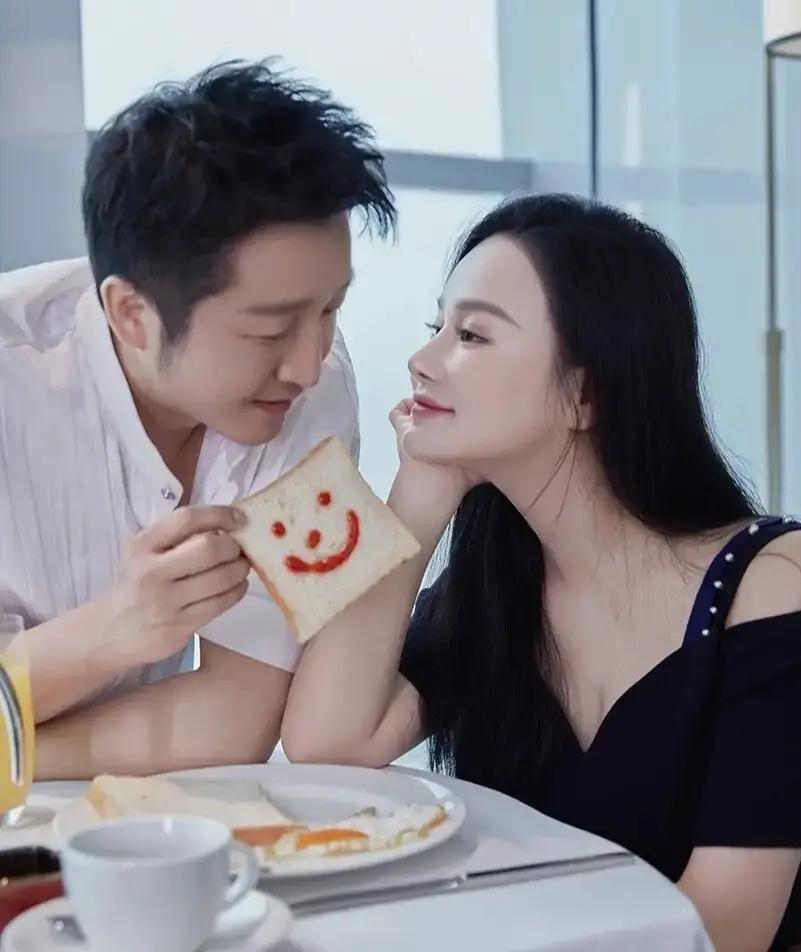 邹市明曾说："网上说我们中年返贫，其实没那么夸张，就是拿了一部分积蓄追个梦，砸了