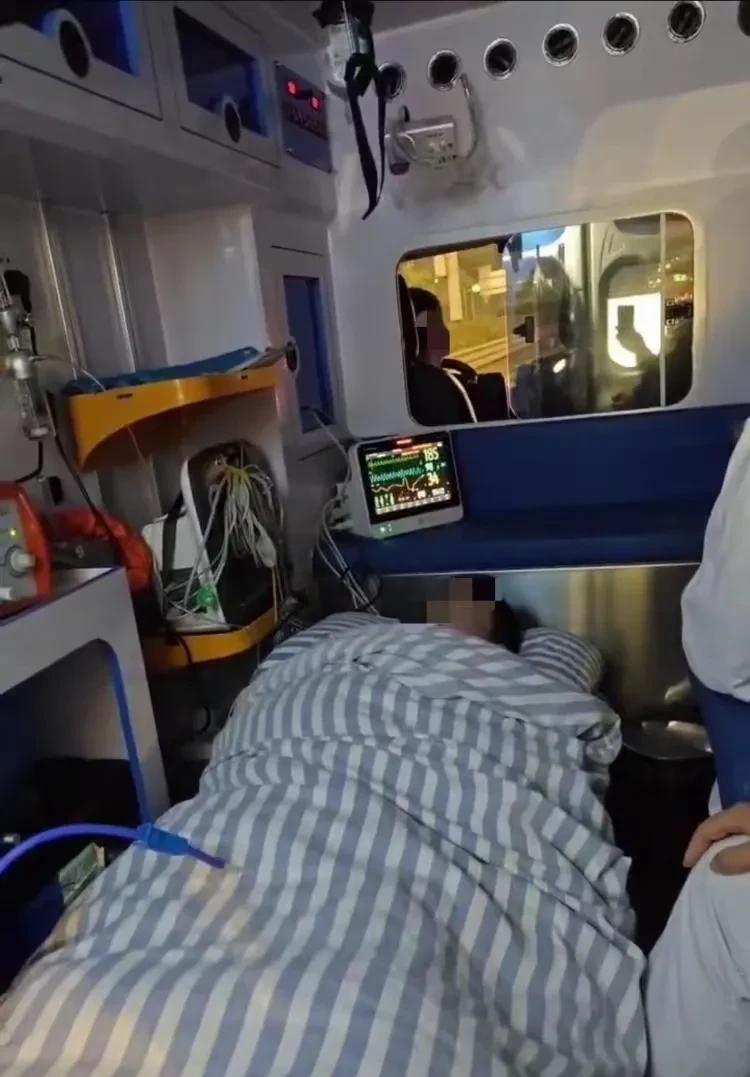 800公里收费2.8万的救护车事件被家属曝光后，有多人谴责家属不地道，卸磨杀驴！