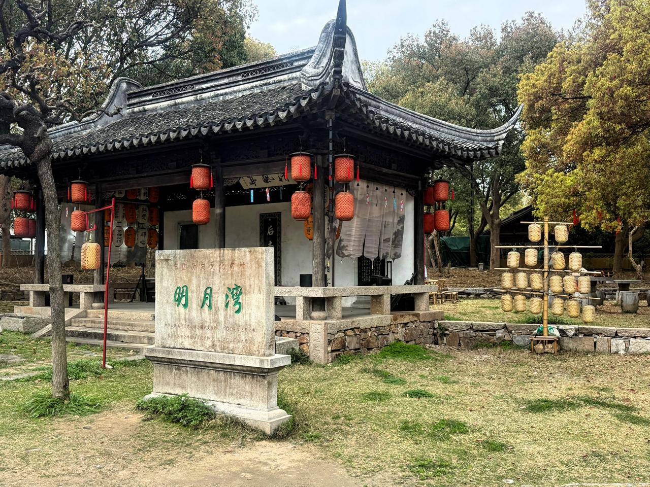 在西山吃了一顿地道太湖农家菜步行5分钟就走进太湖边的千年古村—明月湖古村