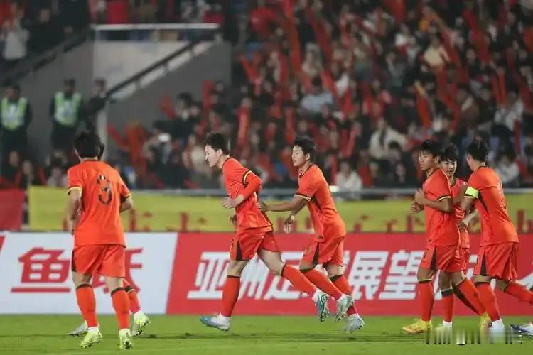 浮嶋敏下达必杀令北京时间5月20日凌晨两点三十分，U17男足亚洲杯半决赛，中国
