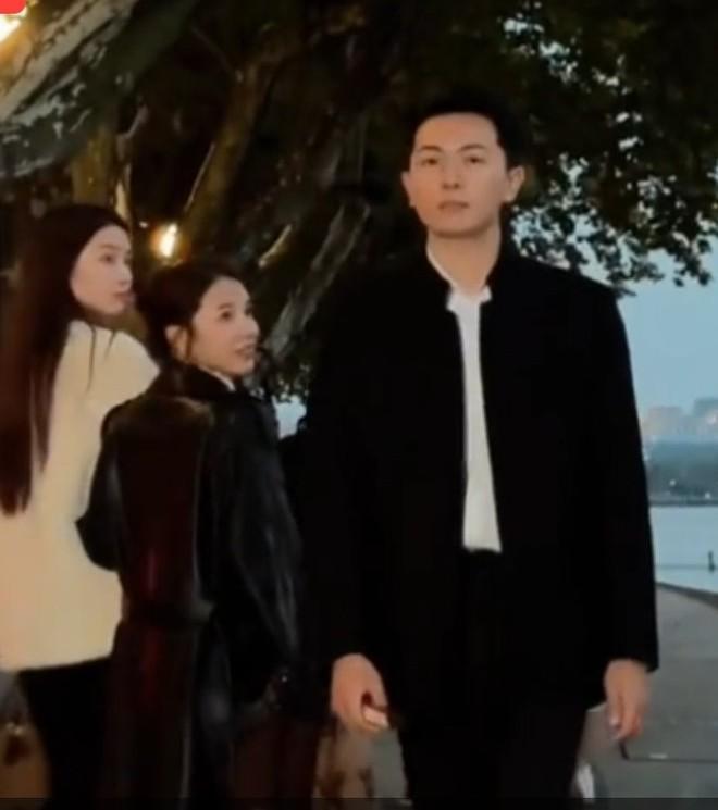 男人帅不帅看平时走路的时候，路人对投来的眼光就知道，你有没有这样的经历在路上看到