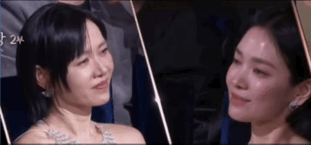 2025韩国青龙奖现场就是大型修罗场。这届青龙奖宋慧乔、孙艺珍、玄彬、李秉宪