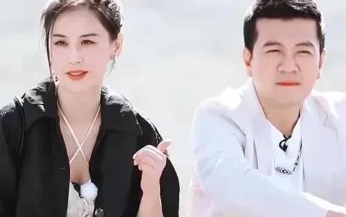 杨子公开喊话黄圣依，求黄圣依能回到他身边，就算不能和从前一样如胶似漆，他也满足，