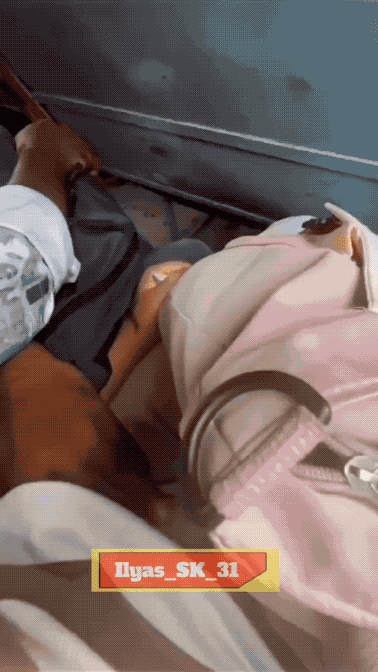 印度妇女实拍邻座男子性骚扰：拍摄手直接伸到自己衣服里面，然后就是大嘴巴子抽！一位