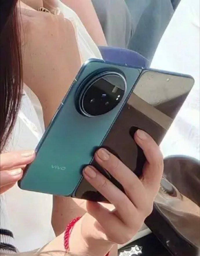 看了XFold6的预热，最让我期待的反而不是参数。vivo这次做对了一件事：终
