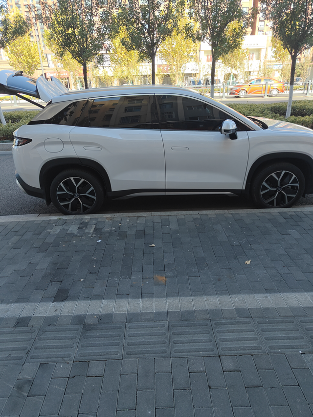 比亚迪宋ldm使用感受换车之前开的是21款帕萨特，该说不说大众的质量没得说，