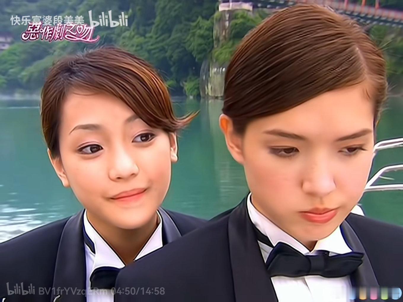 回头看当年的许玮甯没那么漂亮了五官没那么精致、眼睛也小后面那个妹子更漂亮感觉主要