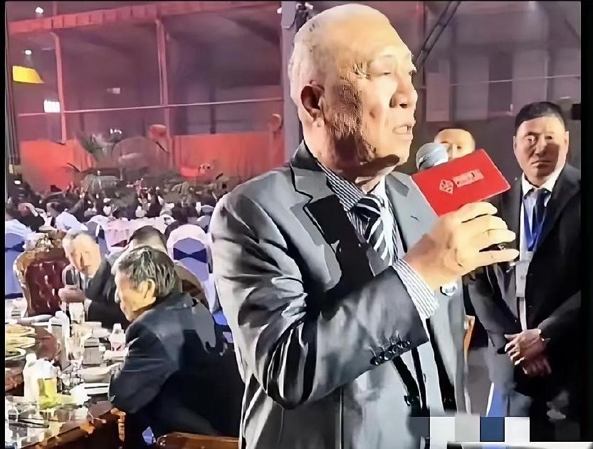 有人当面问崔培军：挣那么多，咋不多做点公益？他手一摆，话很直：公益我不是不做，