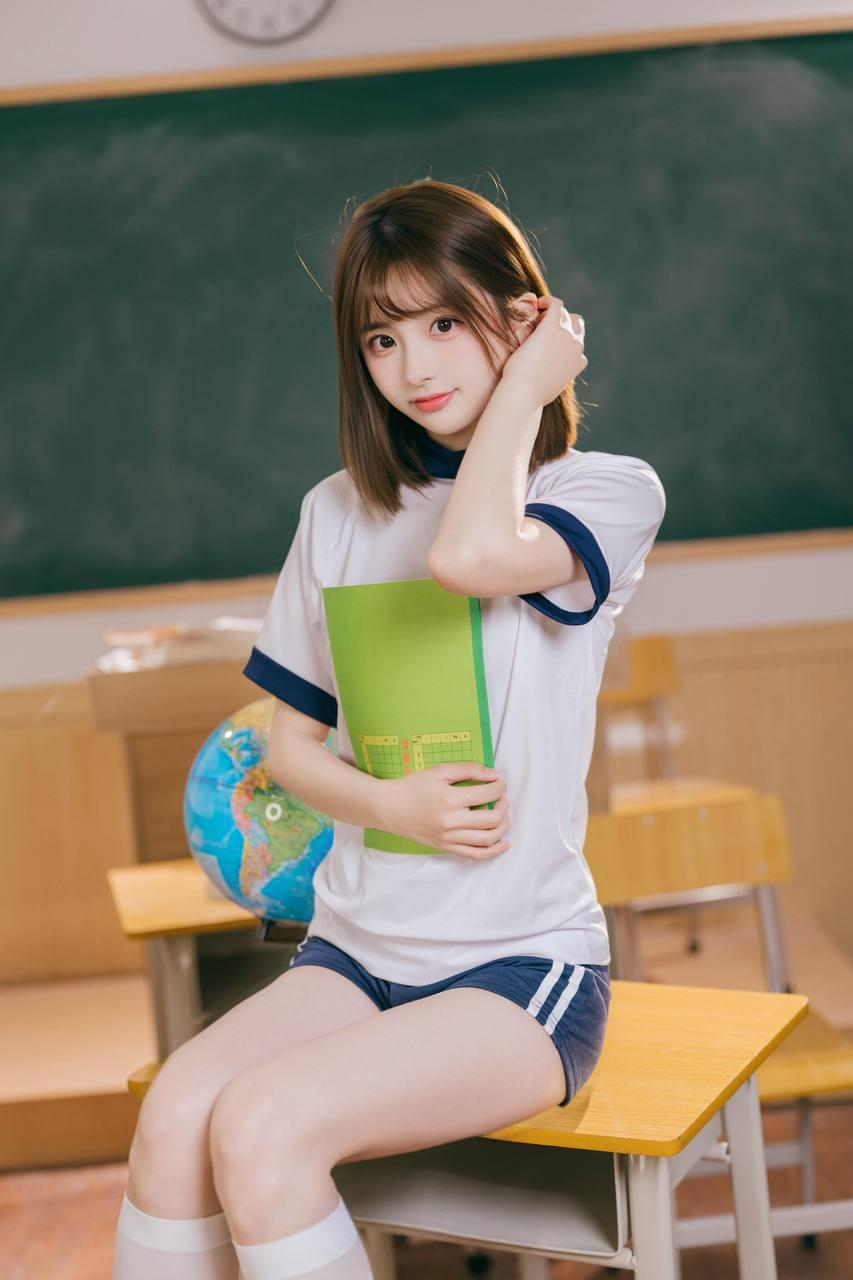 课间小憩，少女与绿书的邂逅📚💕高清美女美少女书香少女照书卷少女读书美
