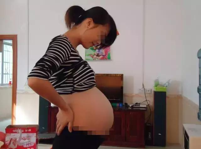 15岁女孩生下男婴, 孩子爸才17岁, 产科医生怒骂家人“禽兽不如”