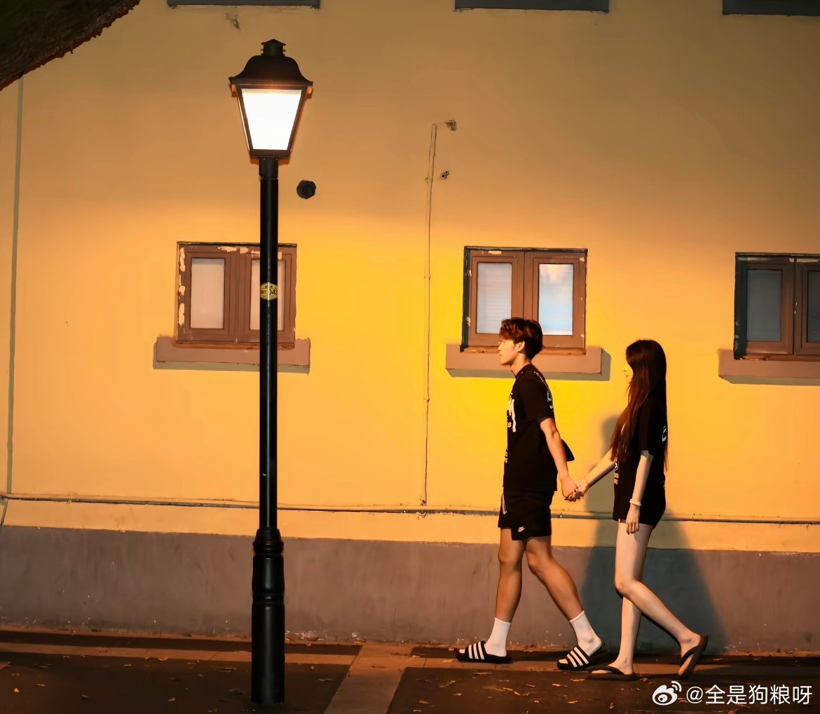 夜晚路灯下颐和路我和我爱的人​​​