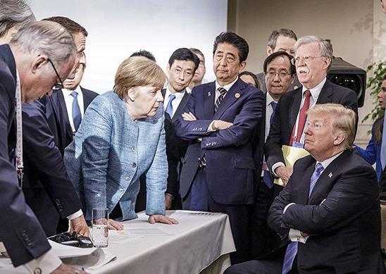 德国的前总理默克尔女士虽然退出政治舞台多年，但国际江湖上仍然有她的传说，特别是在