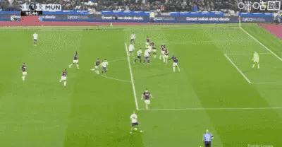 无绝平不曼联！再次伟大的绝平属于谢什科！早早传中不就完了吗？曼联最近状态不错！