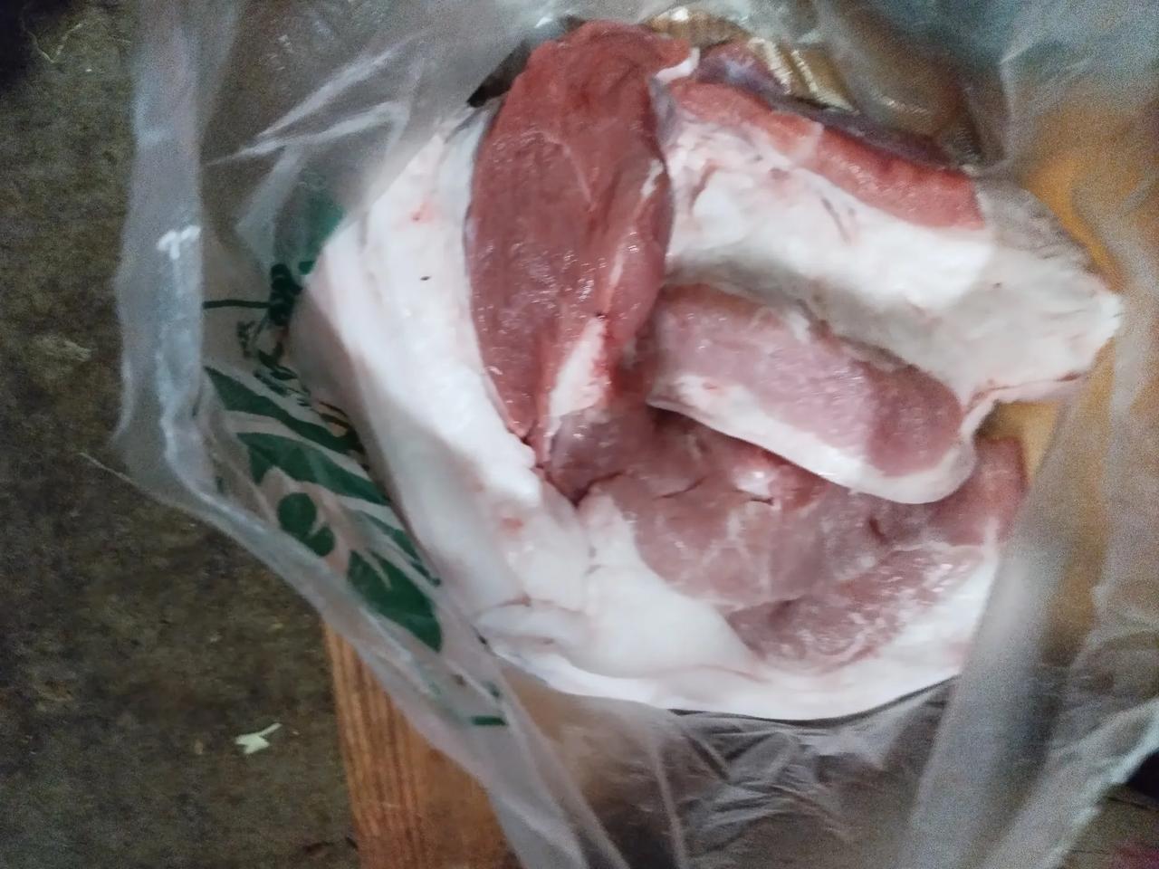 一定要吃肉，虽然有糖尿病，但是架不住猪肉的诱惑。我是一个无肉不欢的人。都
