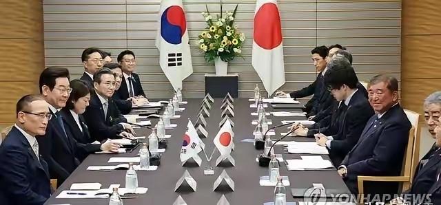 这件事真是匪夷所思。中国纪念反法西斯战争胜利，纪念抗战胜利，美国是我们当时的同盟