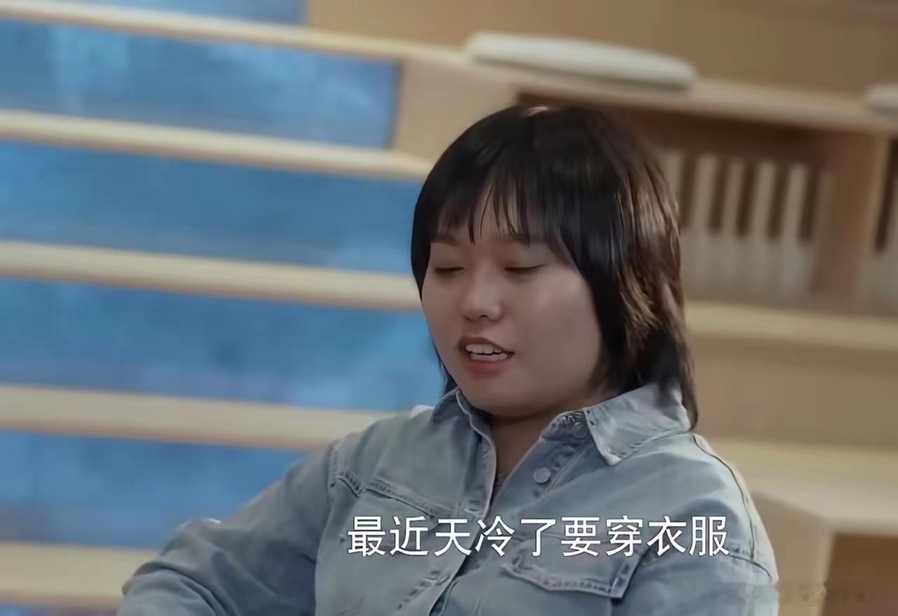李雪琴自爆和爸妈相处模式，说:“我和我妈，我俩从来不联系，我不联系她她也不联系