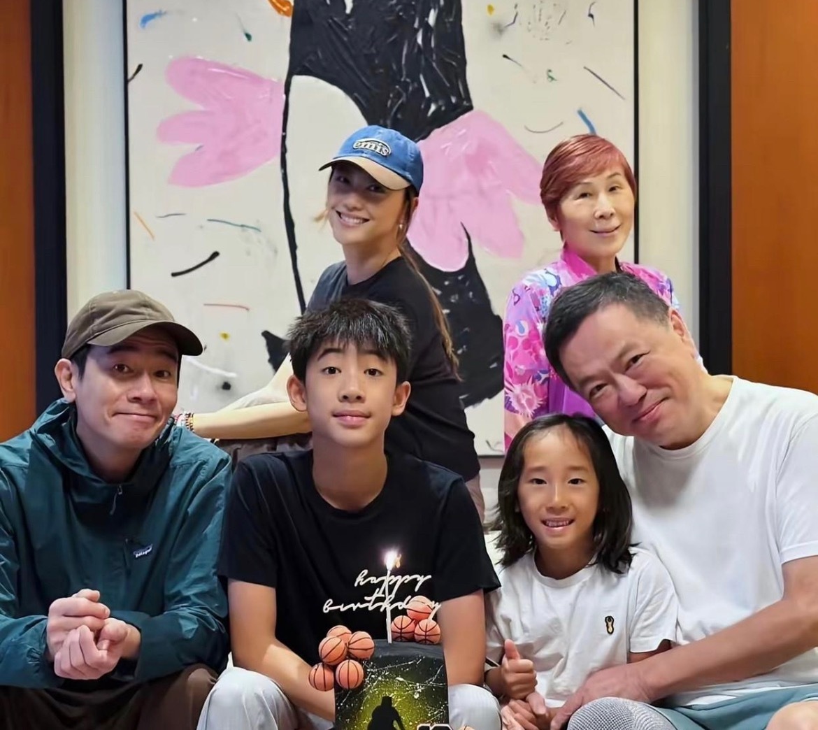 终于知道应采儿为什么不敢生女儿了，不是因为陈小春年龄大了，也不是因为他们经济压力