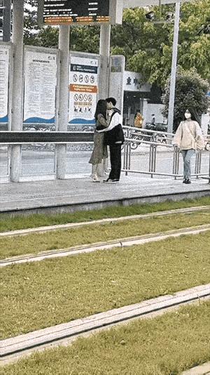 妹子，你这样做礼貌吗？