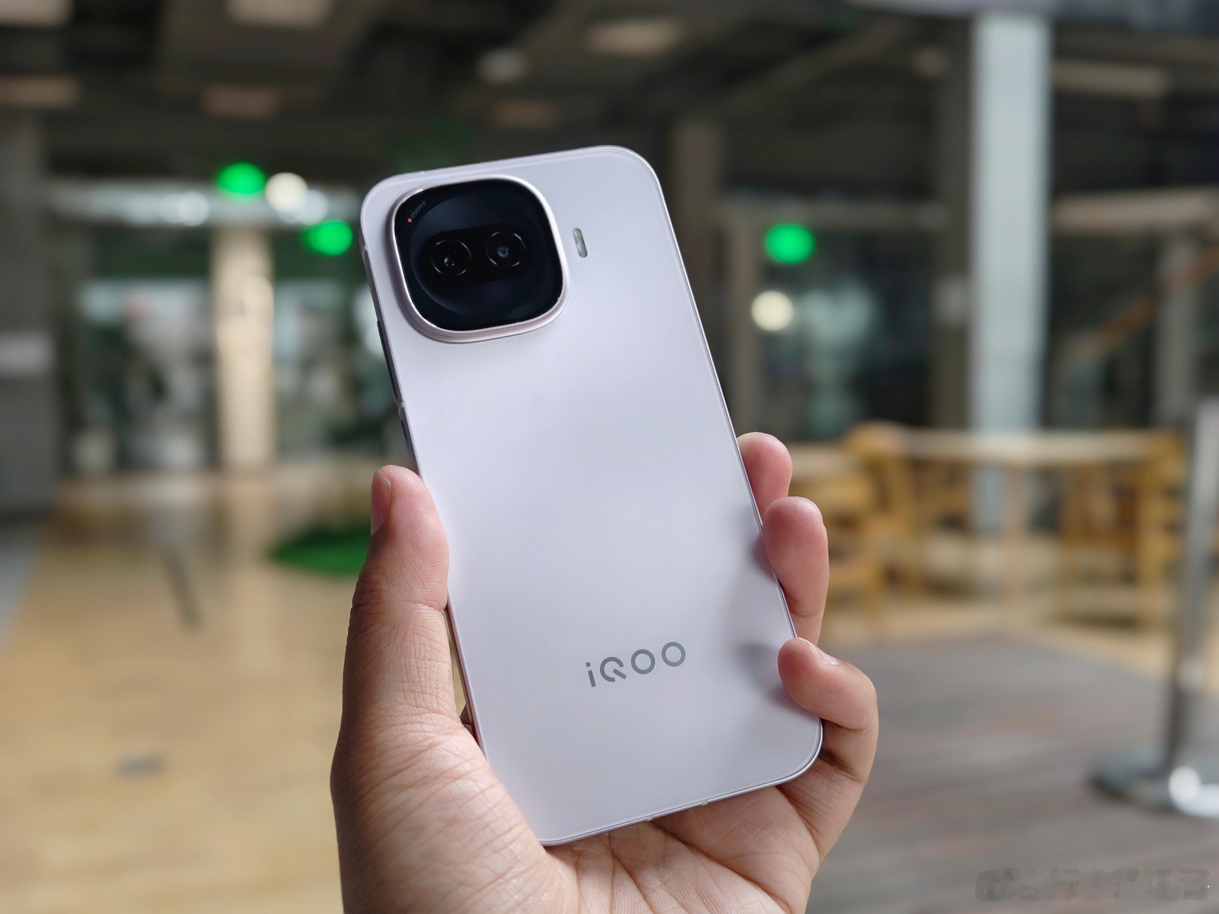 iQOOZ11Turbo刚刚又去官网看了看，发现最走量的12+512的光晕粉