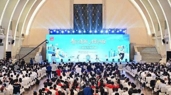 咱唠个特扎心又真实的事儿长沙房价才1万/平，比好多县城都便宜，可湖南4年硬生生跑