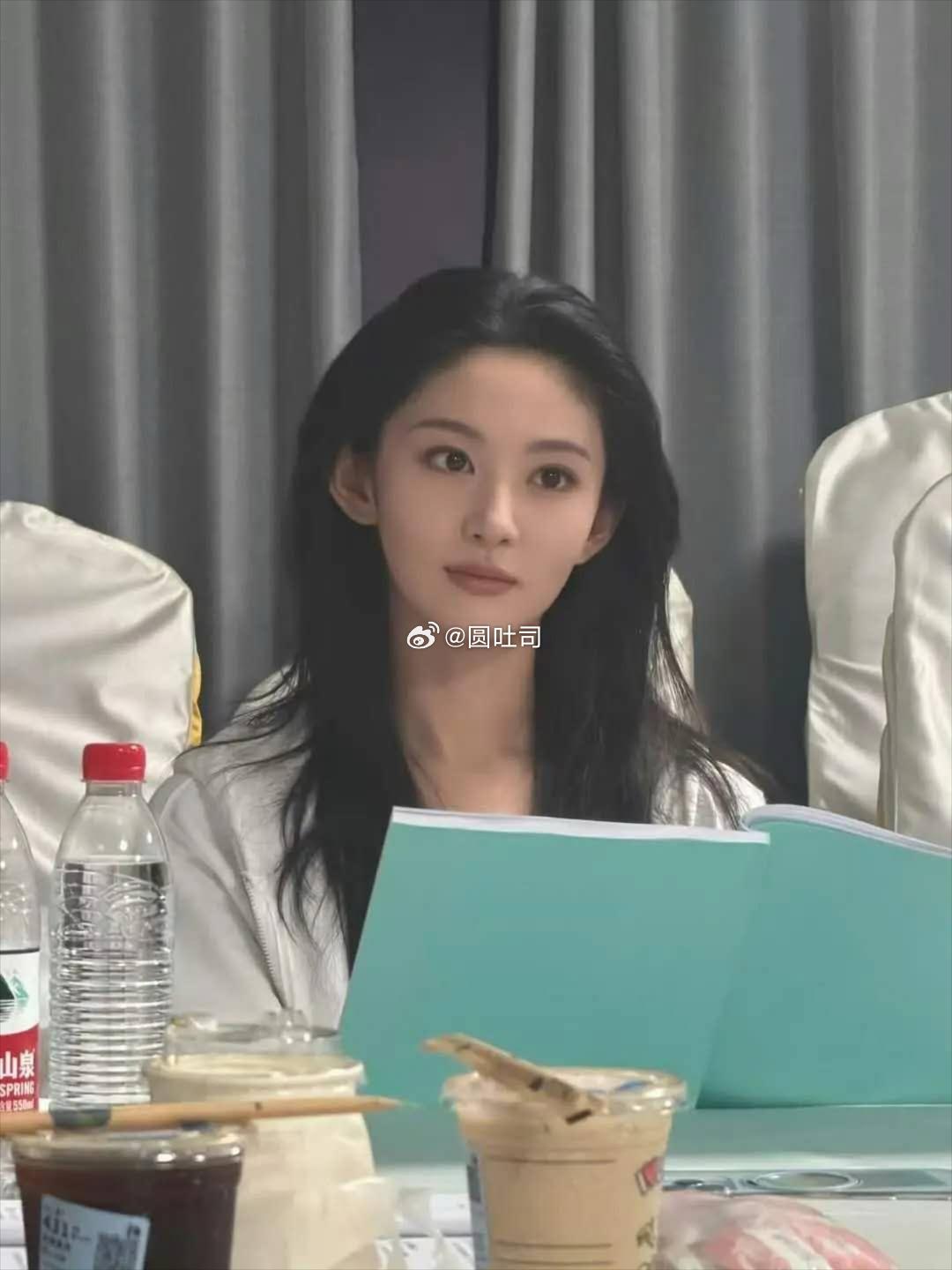 赵晴这是做了还是瘦了呢？变化真的太大了​