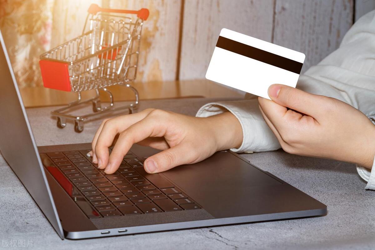 普通人的财富密码，从攒下第一笔钱开始真正能把日子越过越富的普通人，从不靠运