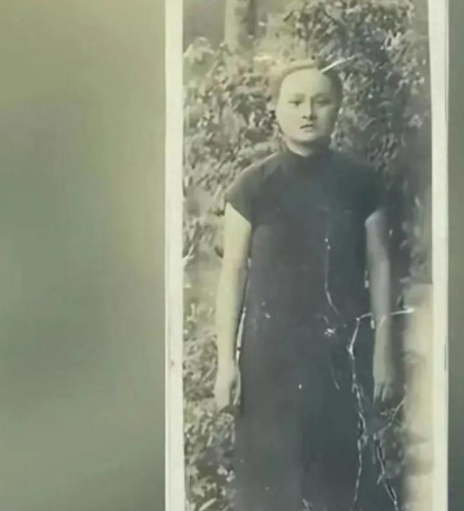 1966年，一对干部夫妻被带走，临走前，他俩将保险箱的钥匙塞到47岁保姆手里，红