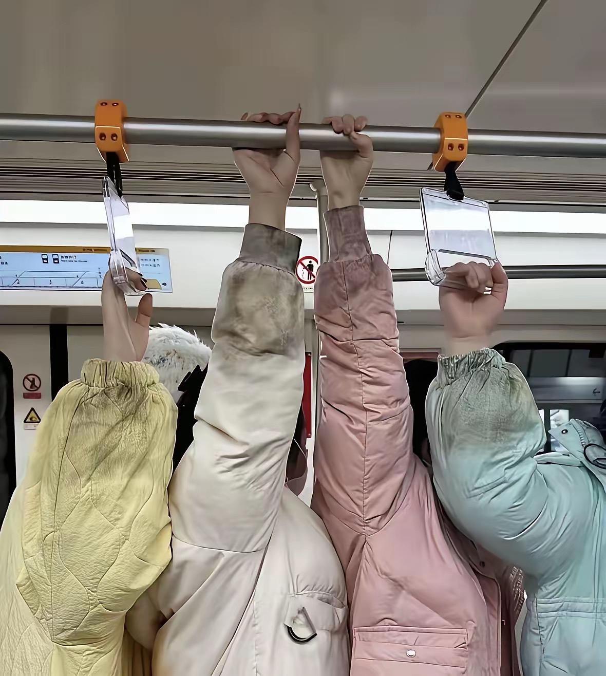 为什么说要一定买黑色羽绒服？这就是原因。