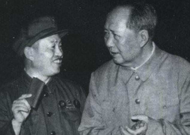 1969年九大召开，毛主席看到了开国中将皮定均，和他亲切握手，毛主席对他说，你们