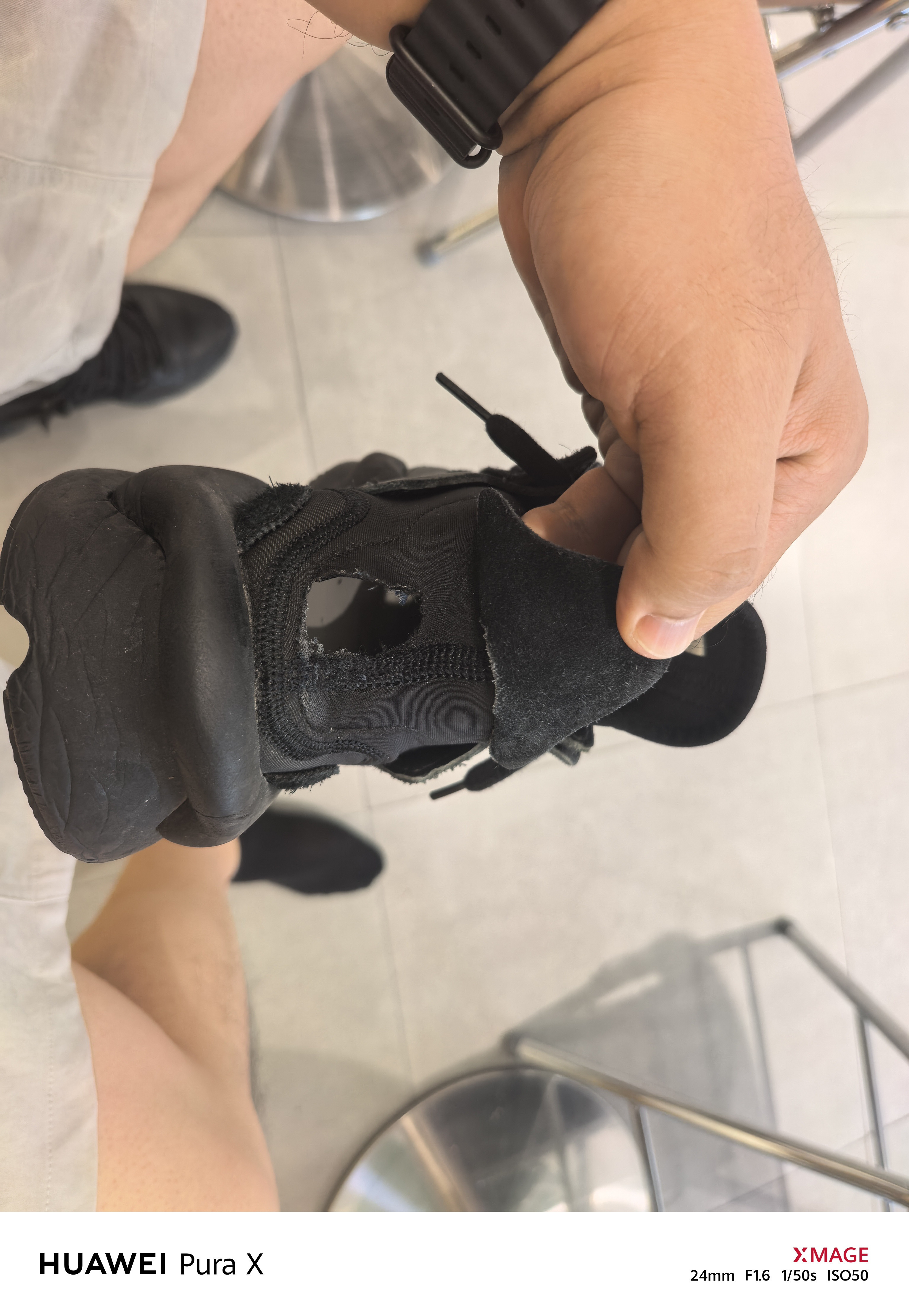 提醒下，大家还是别贪便宜[捂脸哭]我买过4双Y-3两双在得物，两双在线下实体店…