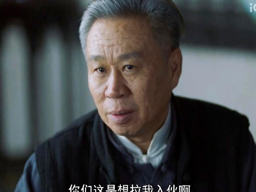 《隐锋》这波反杀太绝了！反派拿某帮派三爷家人威胁，逼他投靠自己，没想到三爷直