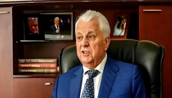 一群乌克兰的顶尖专家，在中国采访镜头前，突然就集体崩溃，哭得像个孩子。你以为是受