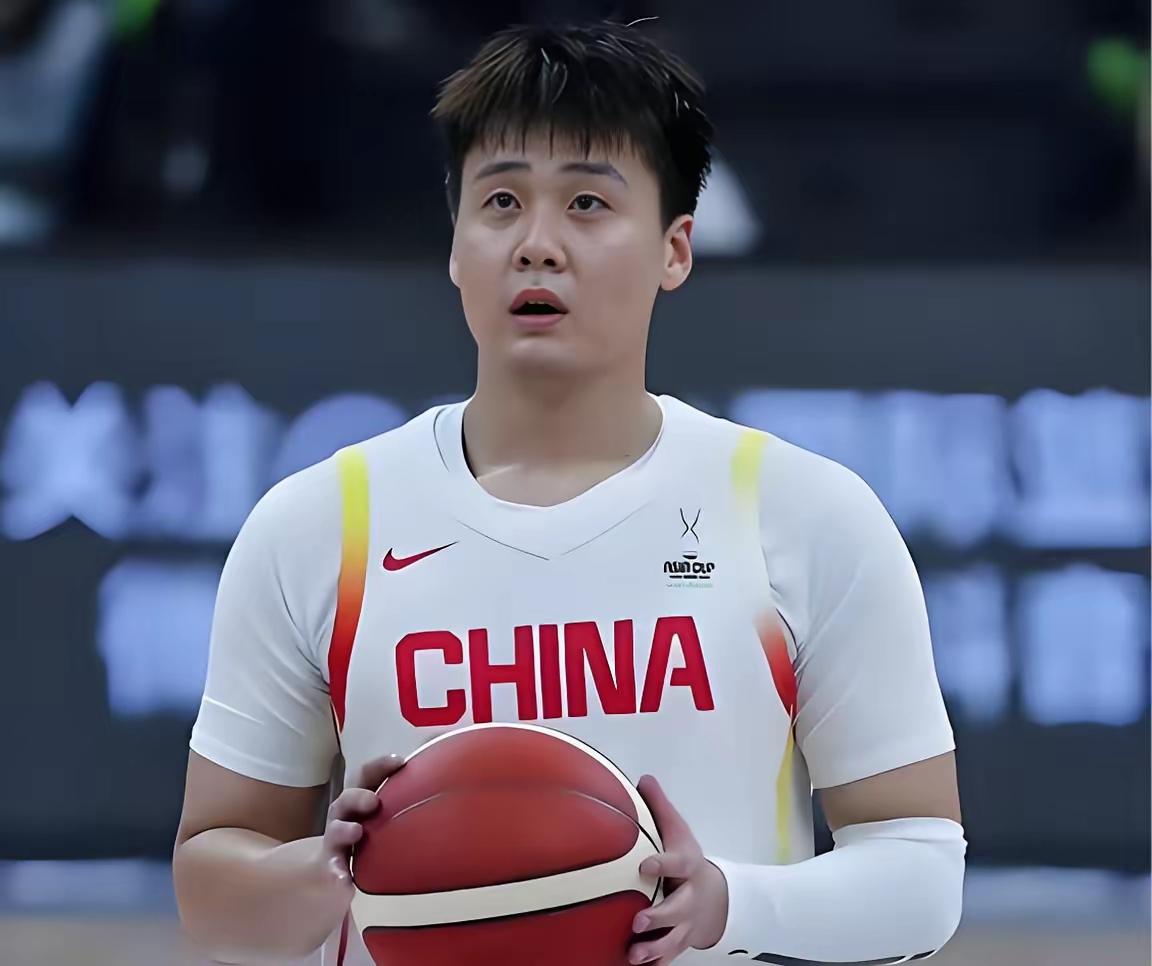 估计现在郭士强的脑袋都大了？cba已经打了快20轮了，郭士强应该是越看越发愁，眼