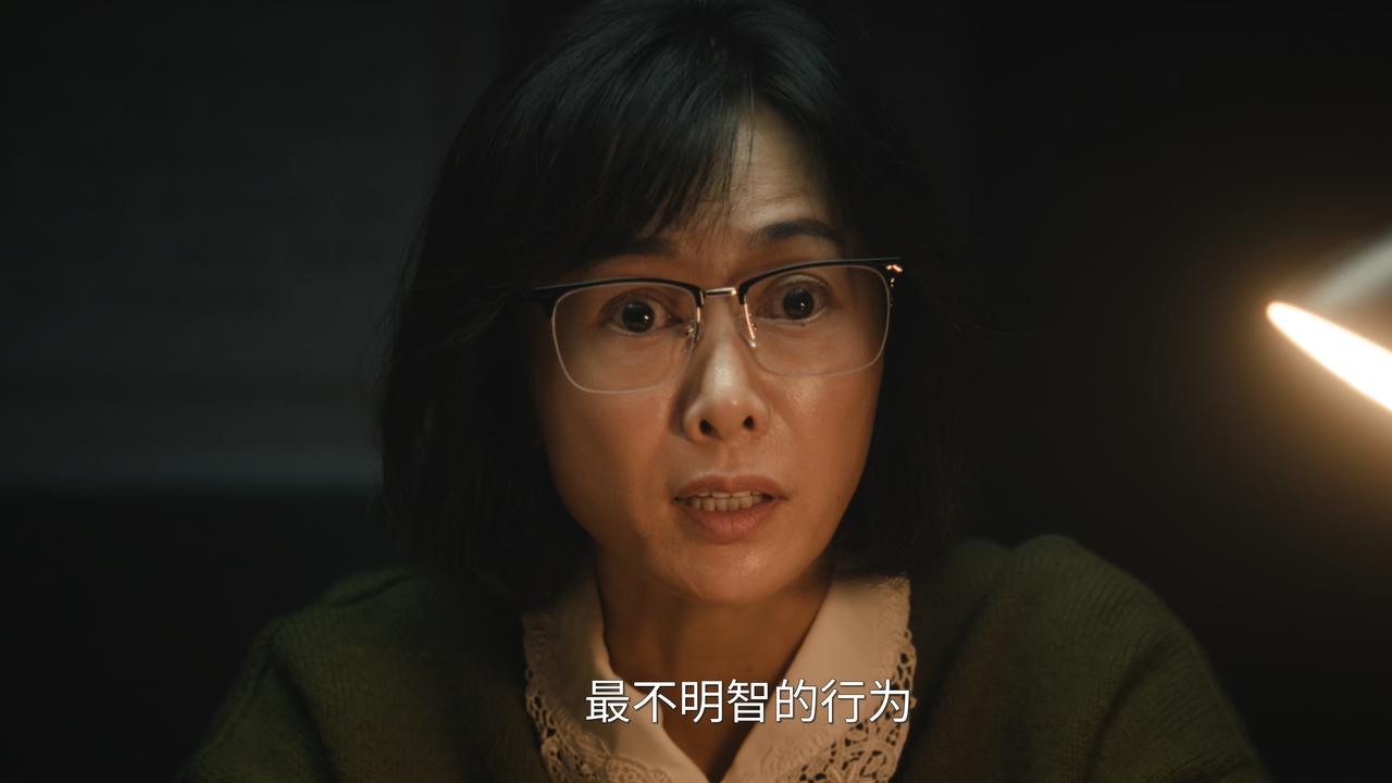 《交锋》实锤了！李凤歌就是内鬼，她对金丽娜说：“你以为他会娶你，保护你？”李凤歌
