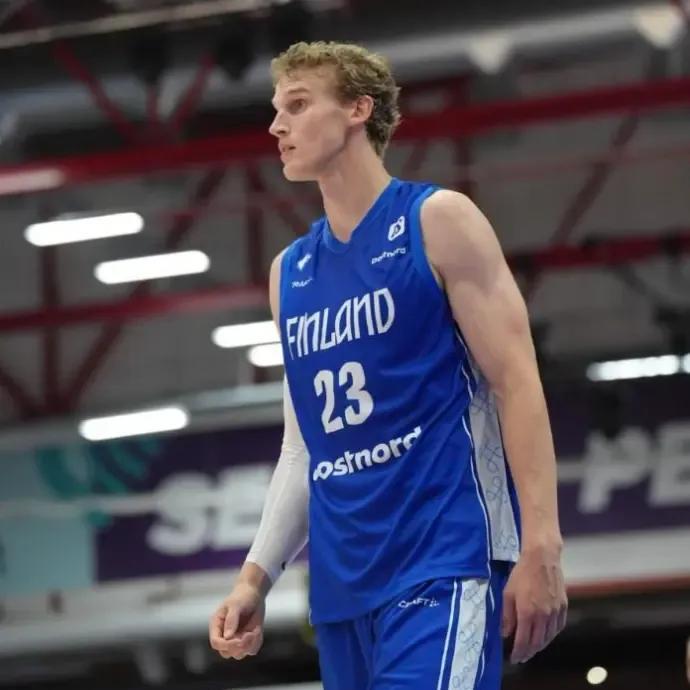马尔卡宁这是憋坏了？NBA里受气，拿国际友人撒气啊！对阵比利时两场热身赛砍下7