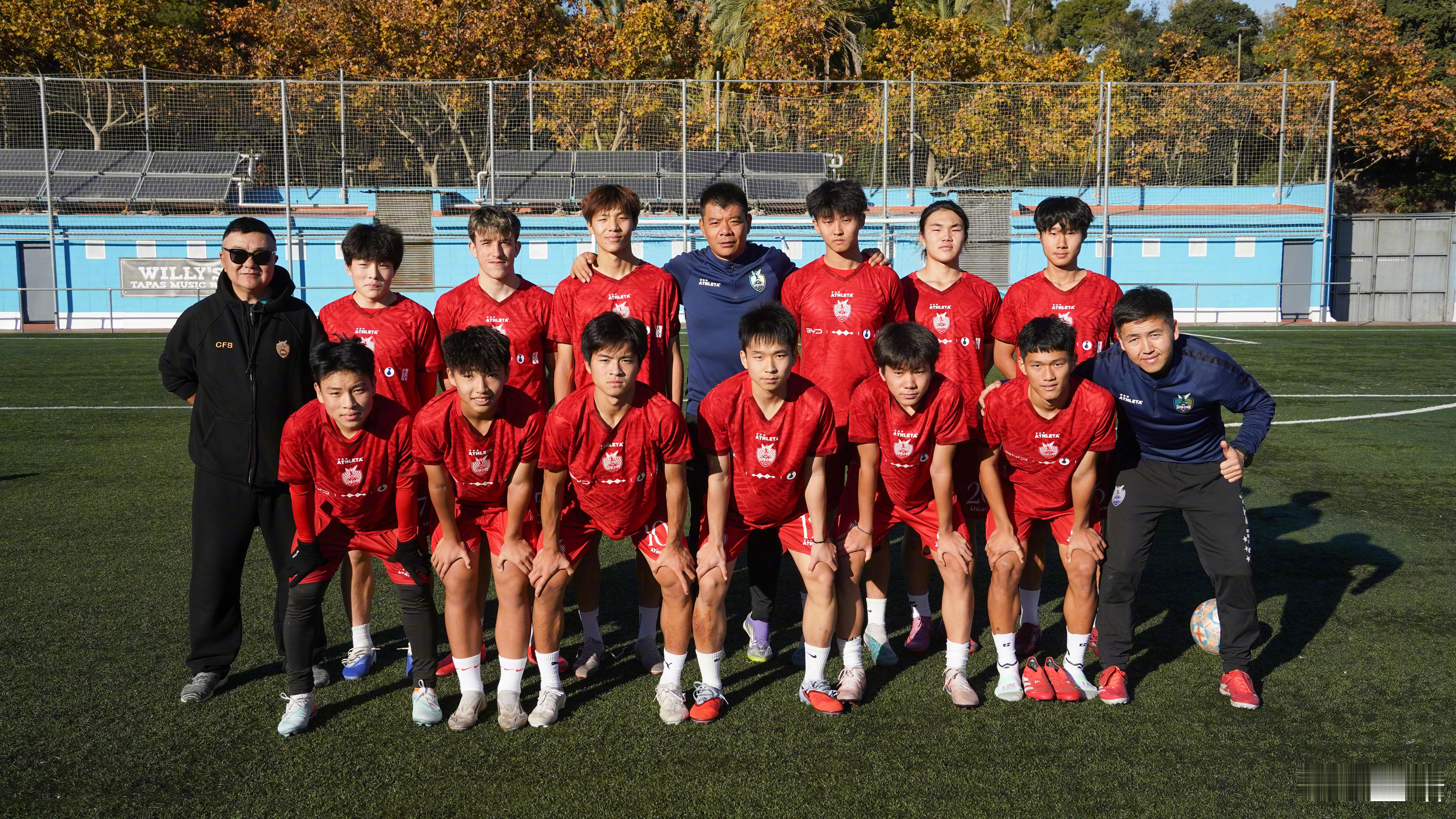 今晚24：00，西班牙留洋中国足球小将09101112联队将与加泰大区U19三