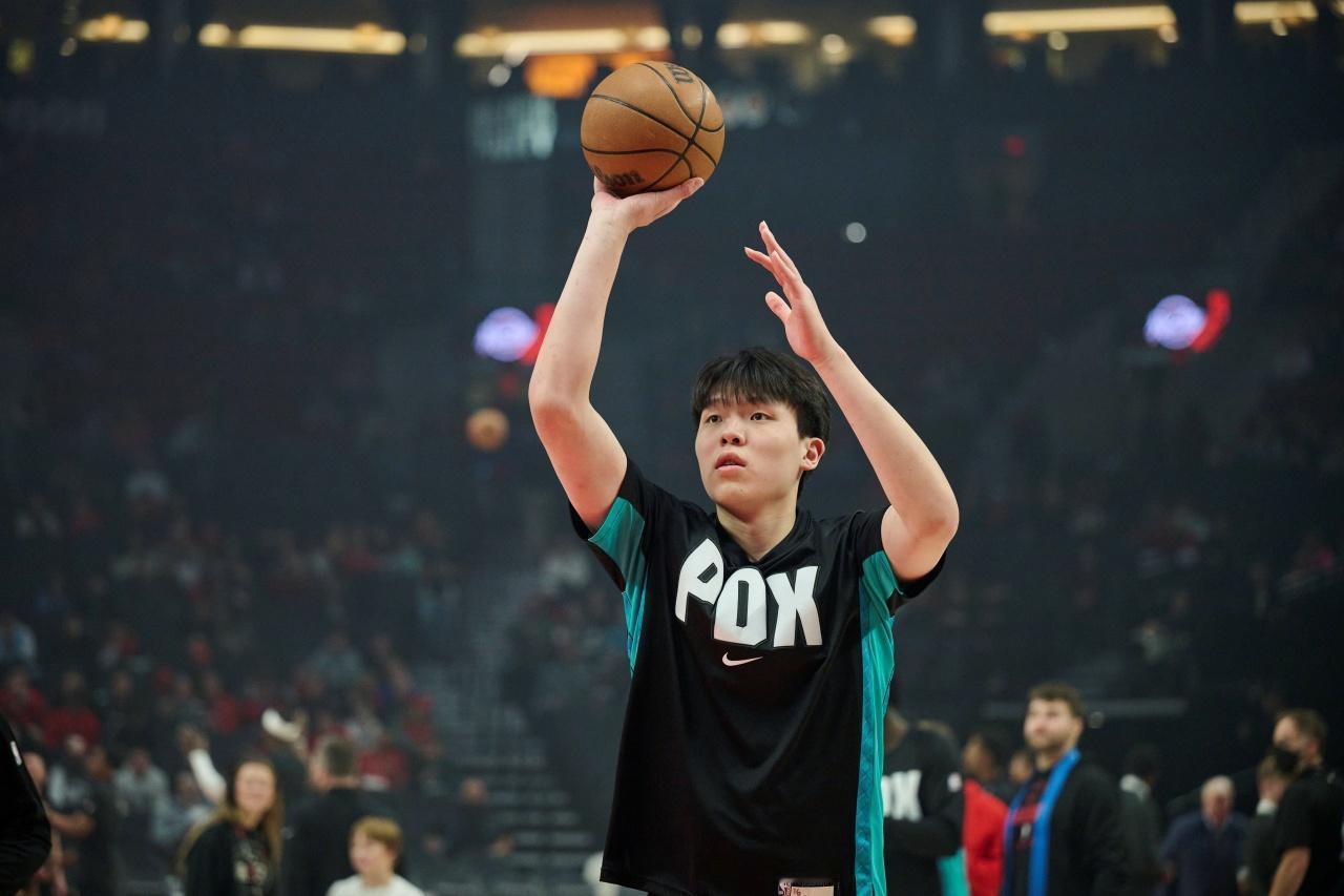 机会太少！杨瀚森只有在队友出现伤病和轮休的时候才能上场！通过近段时间开拓者主