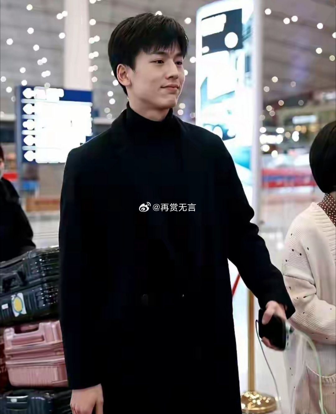 张凌赫原生态的美貌，不化妆不医美，照样很迷人。