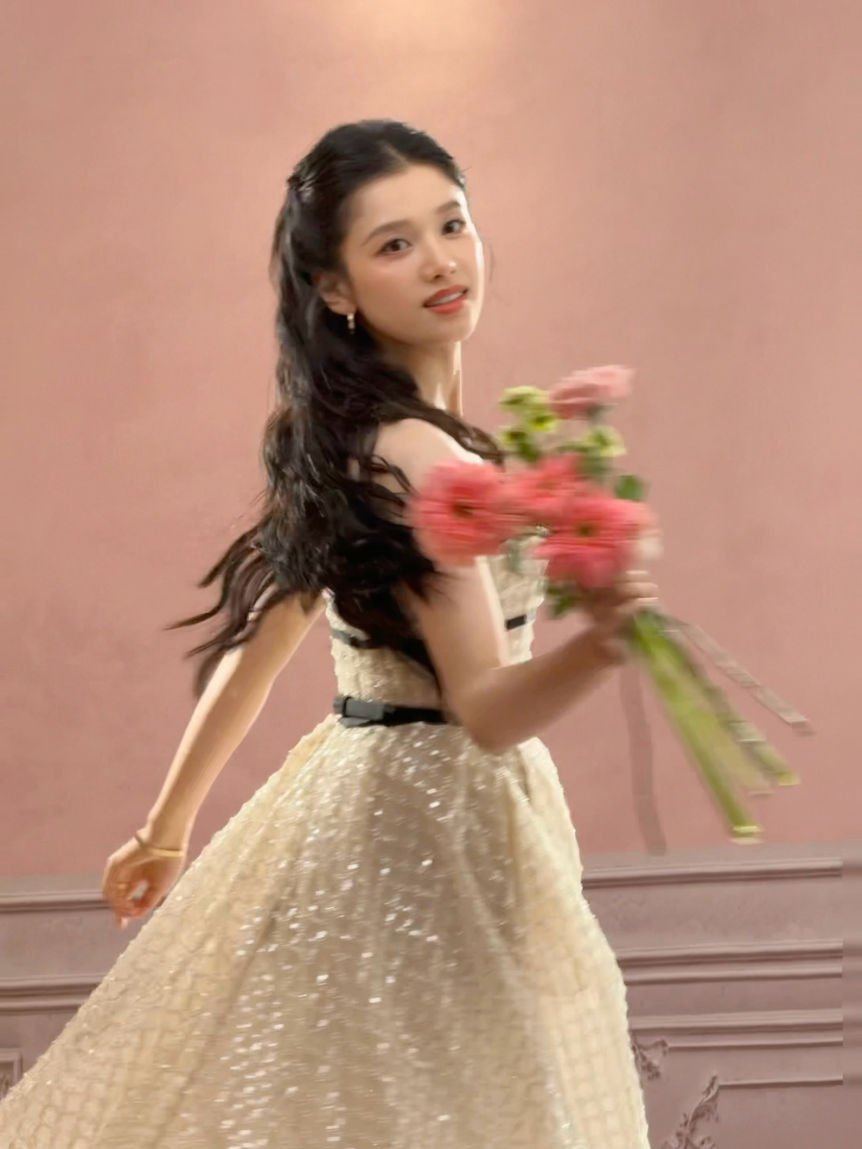 张婧仪今天是好溫柔的公主🥹✨张婧仪