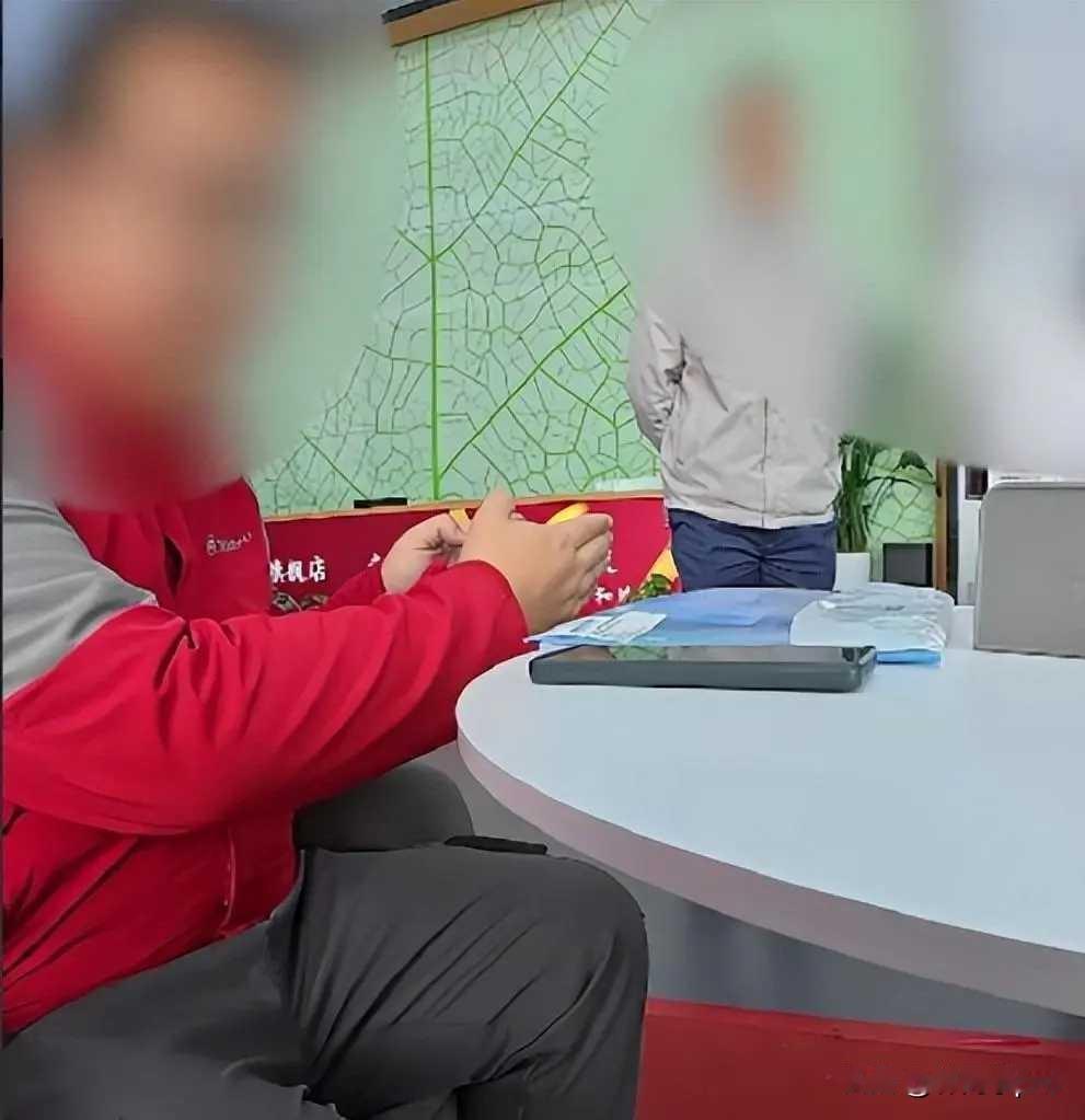 你敢信？有人把4S店当成了自家食堂。河南郑州的庞先生去年9月买了辆车，销售承