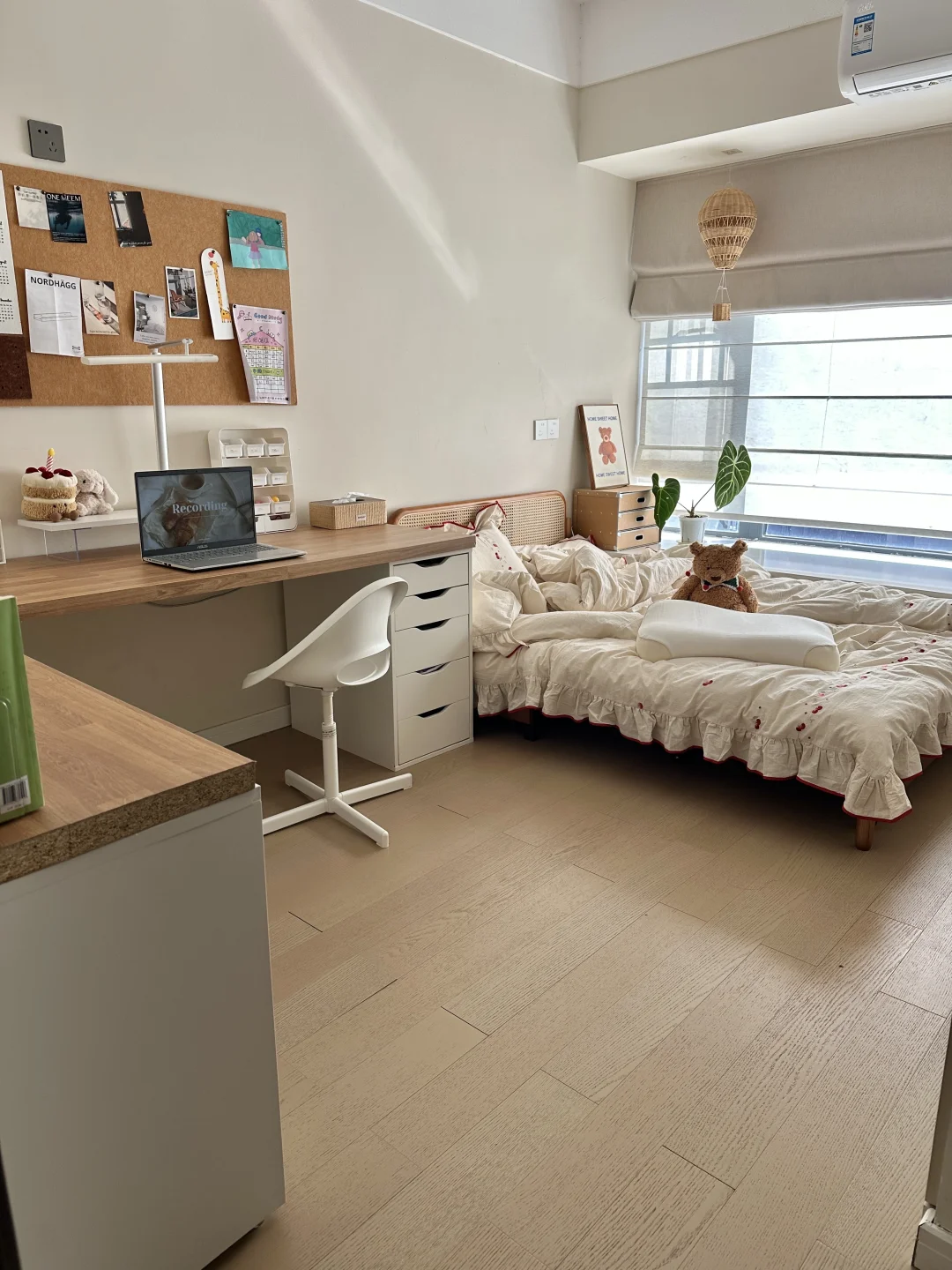 卧室不大一个人住刚刚好🏠