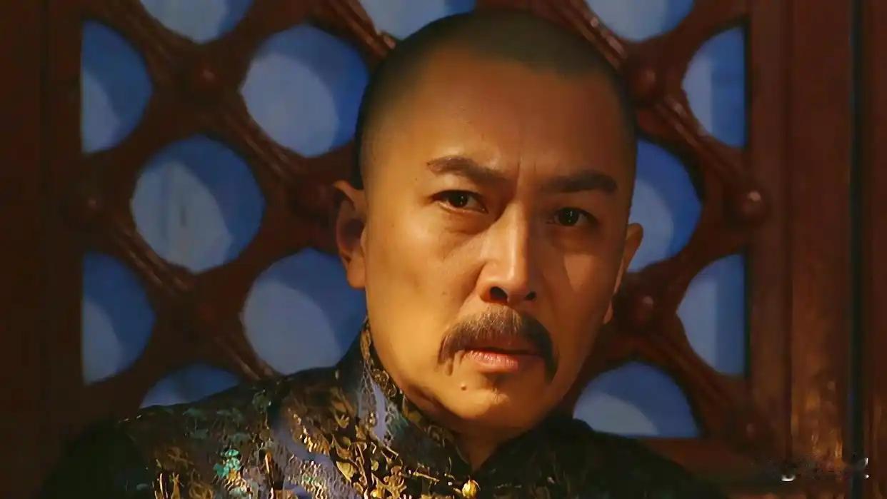 雍正对喜欢的人，那真是掏心掏肺，物质方面从来不吝啬。一个亲王跪在地上磕头，求