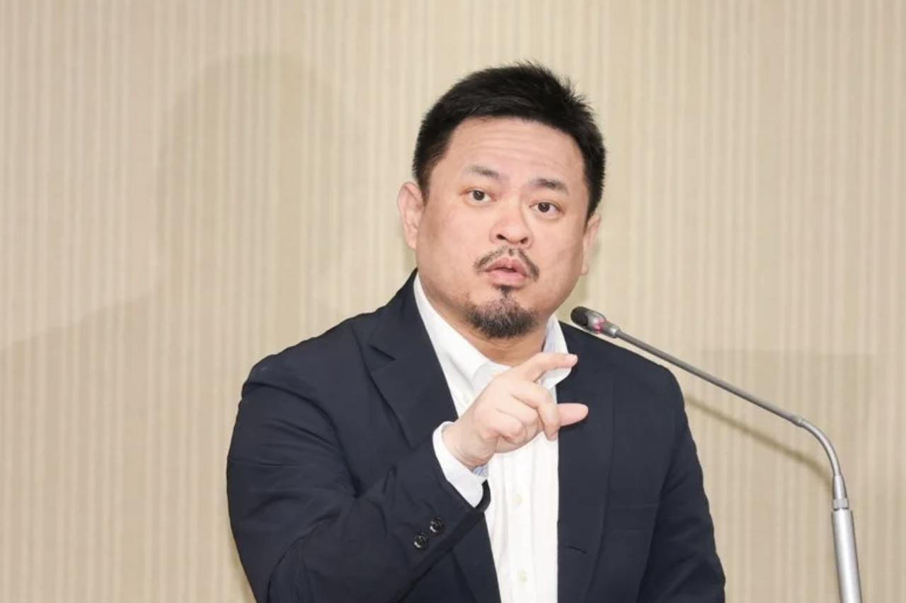 笑死我了，台当局要引进印度劳工，台湾民众炸锅有人就提到，赖清德参选时，侯友宜