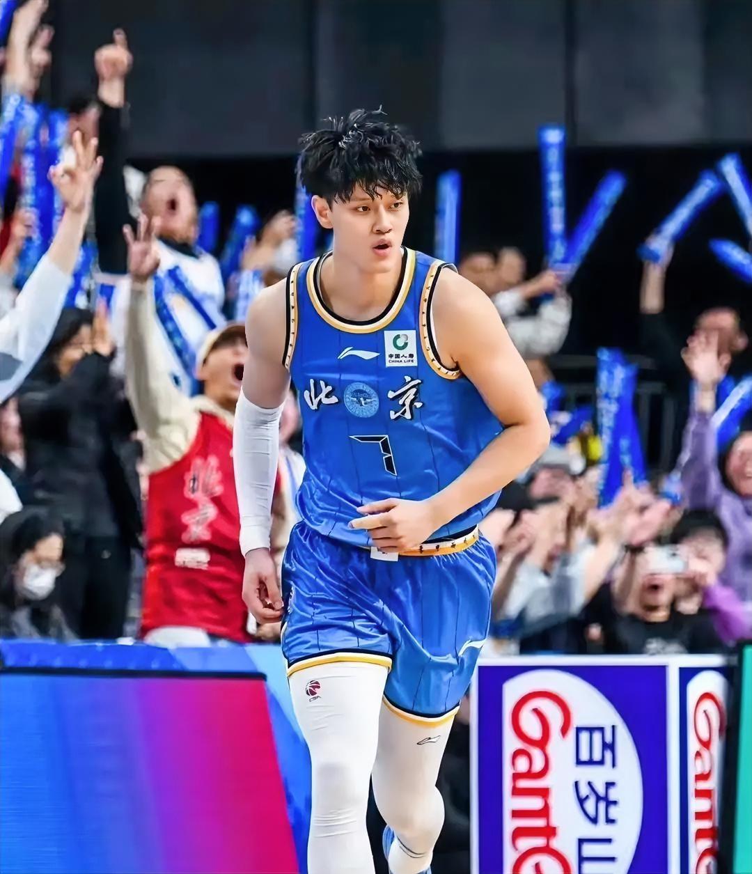 周琦缺阵！北京94-86力克宁波，这3位球员是赢球最大功臣！1. 陈盈骏：首发