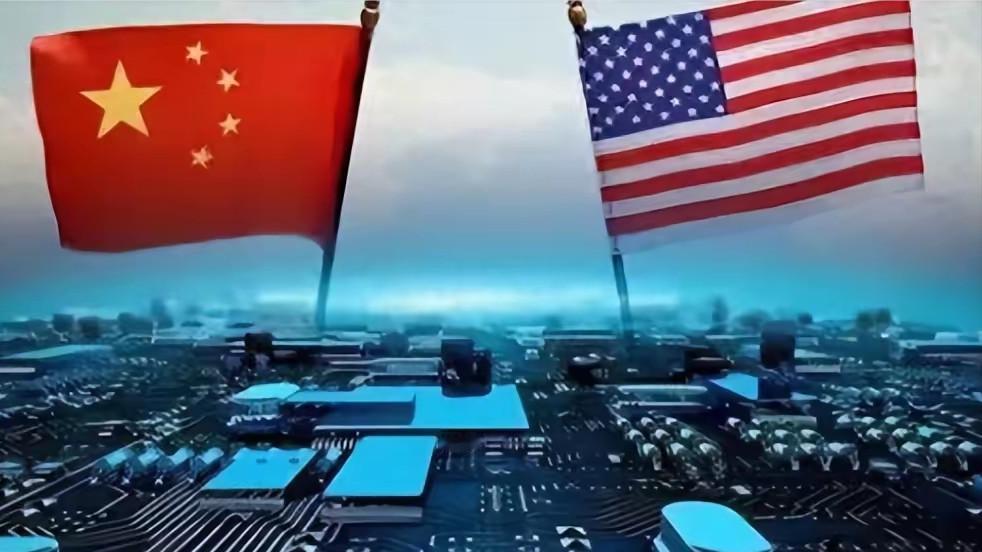 一位美籍华人表示中国人不要太自大，美国之所以去工业化，是因为钢铁，机电，军工，这