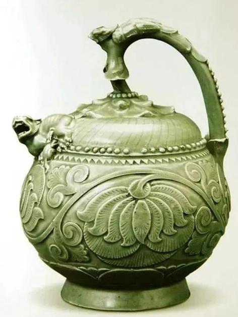 1968年，陕西彬县晁某和媳妇发生争吵，在挨了一巴掌之后一怒之下，跑出家门躲在“