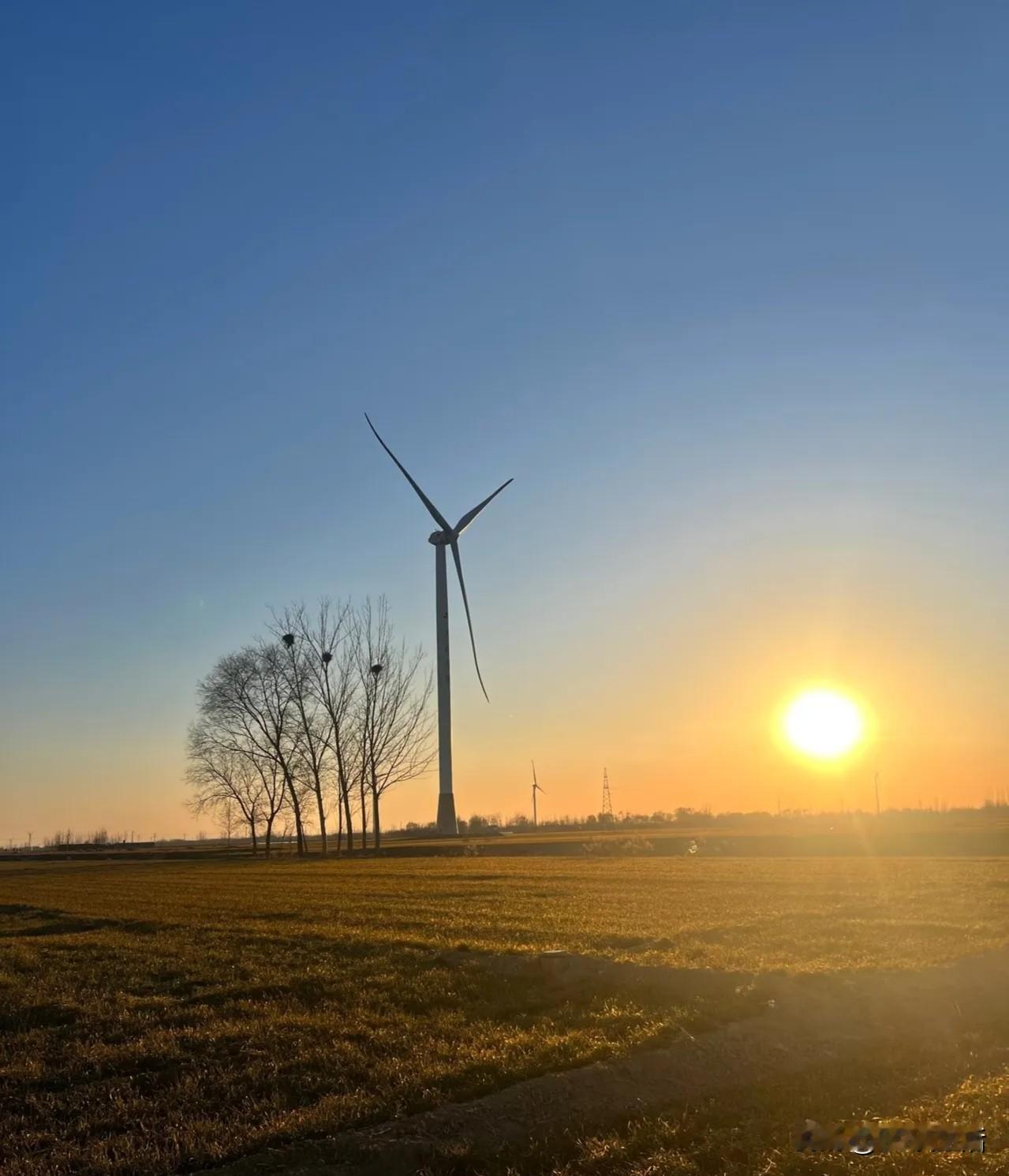 我有个哥哥，干厨子的，每年过年到各家拜年他都是最忙的那个崽，从来不带孩子，每次都