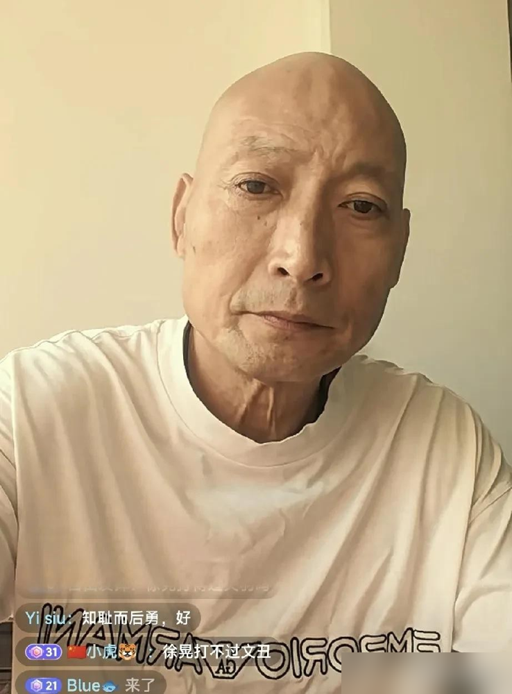 于荣光拍关羽，文戏都上替身了，最后靠剪辑拼出来一个人。你敢信？当年他可是跟李连杰对打不用替身的主儿。