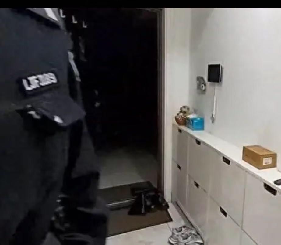 妻子半夜突发疾病，男子着急送妻子去医院，把6岁的女儿一个人留在家里，身边没有亲戚
